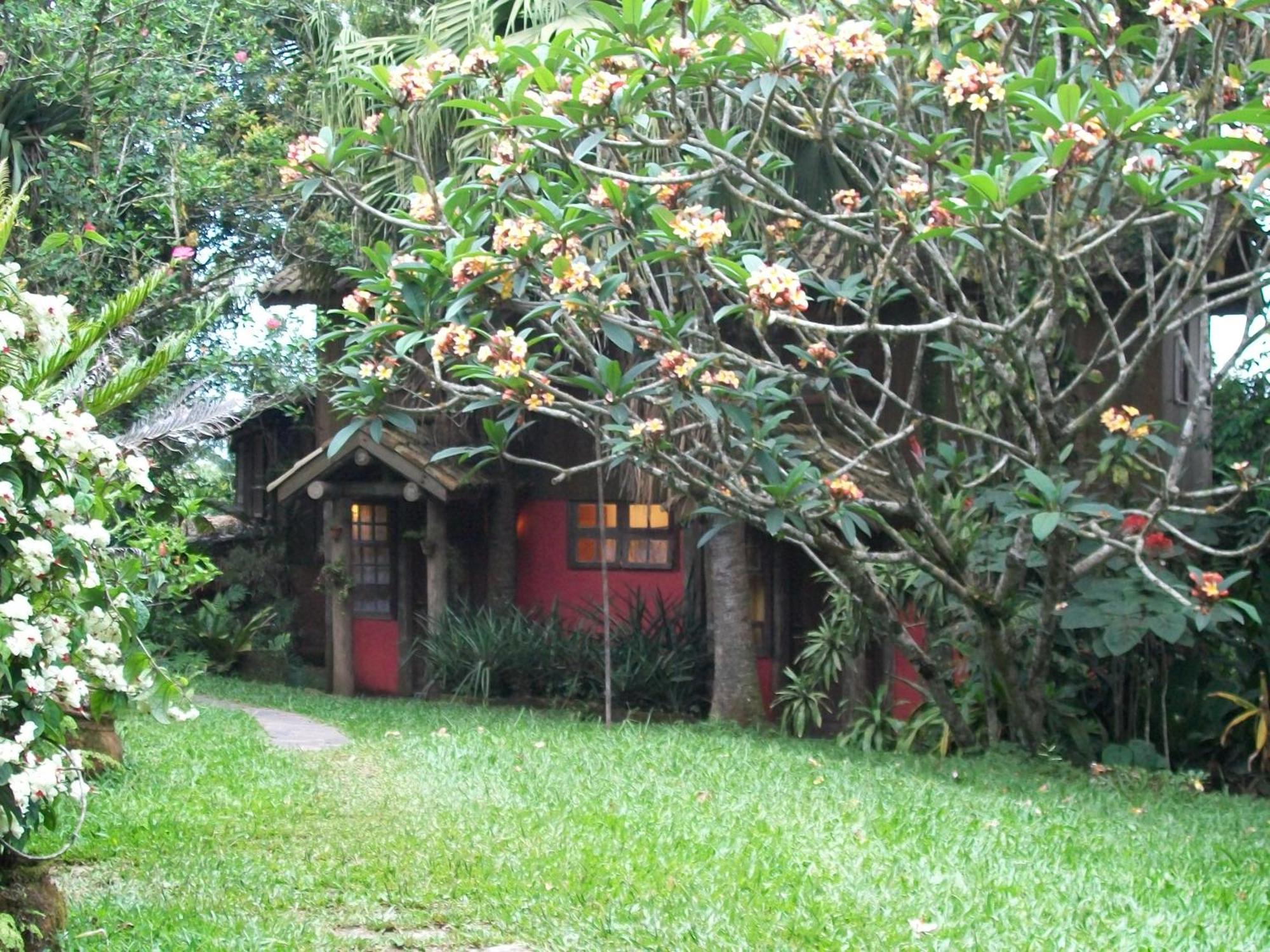 Regina Guest House Praia do Rosa Habitación foto