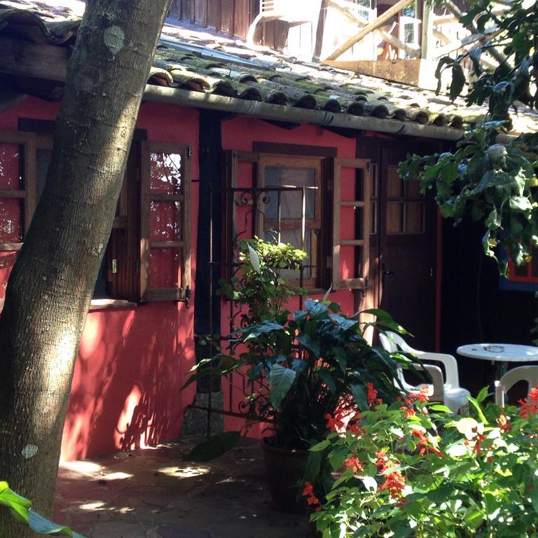 Regina Guest House Praia do Rosa Habitación foto